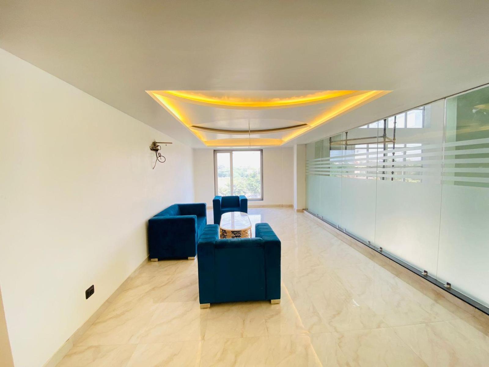 Hotel Holiday Grand Greater Noida Bagian luar foto