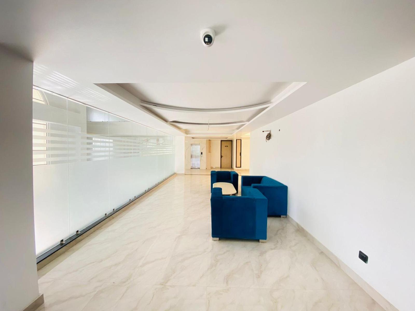 Hotel Holiday Grand Greater Noida Bagian luar foto